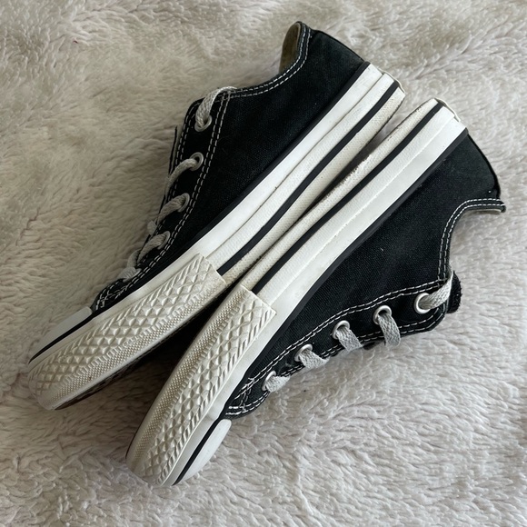 Converse all star black and white low top sneakers - Picture 4 of 9